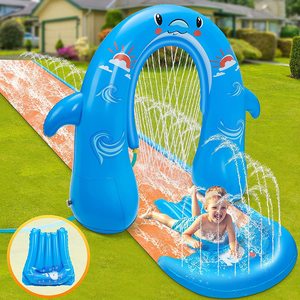 Toboggan aquatique gonflable en forme de dauphin de 5 m, tapis de jeu aquatique extérieur avec fonction de pulvérisation pour enfants - Product Image 1