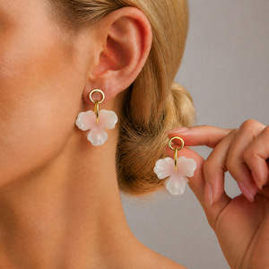 Pendientes de Resina Multicolor con Flores Estilo Retro Francés, Diseño Único y Exclusivo, Joyería Floral Exagerada para Oreja, Otros Pendientes de Moda - Product Image 3