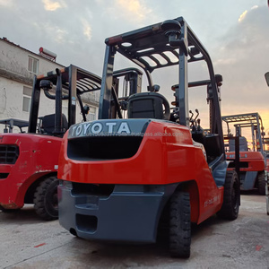 Used Toyota 8F30 <b>Forklift</b> 3 Ton Diesel/Gas Engine 4300kg 0-2000 Hours Good Condition Made in USA Low Oil Safety - Product Image 4