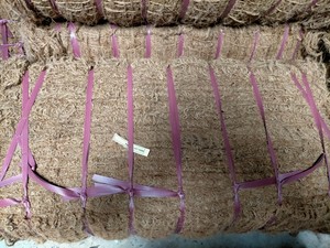 Rollo de Malla de Fibra de Coco Biodegradable, Color Marrón Dorado, 20m 10kg, Ecológico, Tamaño de Malla Ajustable para Soporte de Cultivos - Product Image 5