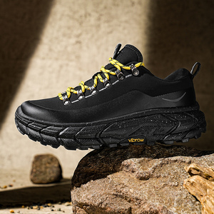 Zapatos de Senderismo Negros para Hombre de Alta Calidad, Tendencia 2025, Antideslizantes, Impermeables, con Malla Exterior, Zapatos de Escalada de Marca Reconocida - Product Image 1