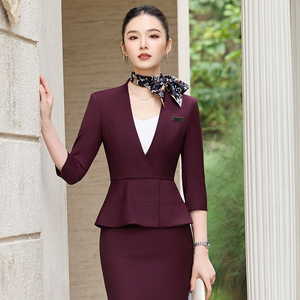 Tenue professionnelle féminine d'été légère, style élégant et raffiné, pour esthéticiennes et personnel <span class=keywords><strong>de</strong></span> salon <span class=keywords><strong>de</strong></span> <span class=keywords><strong>beauté</strong></span> haut <span class=keywords><strong>de</strong></span> gamme. - Product Image 1
