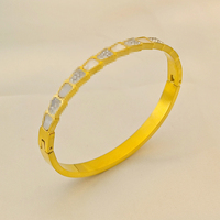 Nouveau design best-seller Bijoux français Classic CZ Shell Bracelet menottes en acier inoxydable et bracelets pour femmes