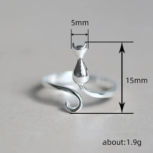 Anello Aperto a Forma di Gatto per Donne, Design con Orecchie e Coda di Gatto, Gioiello Minimalista a Tema Animale, Regalo Quotidiano - Product Image 4