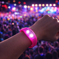 Bracelet lumineux à commande sonore LED activé par la voix, bracelet lumineux pour poignet avec batterie pour fête, concert, festival