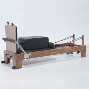 Máquina de <span class=keywords><strong>Pilates</strong></span> Reformer de Madera de Nogal, Reformer Profesional para Estudio de <span class=keywords><strong>Pilates</strong></span> Comercial - Product Image 1