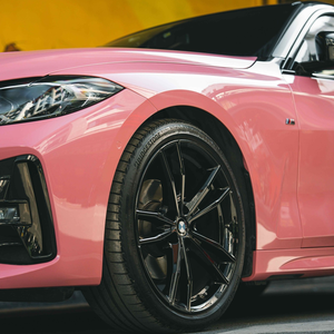 Vinilo PVC Macaron Rosa 152mic 1.52x18m para Envoltura de Carrocería, Cambia de Color, Protección UV y Antiarañazos, Autoadhesivo, Esign MCP9206 - Product Image 1