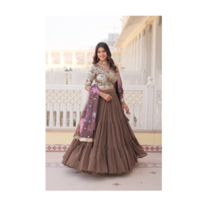 Entièrement Flaired Lehenga Choli pour les femmes indiennes et pakistanaises vêtements de fête mariée Lehenga Choli à un prix abordable - Product Image 1
