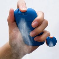 Vente en gros de flacons de parfum plats carrés en plastique PP de 30 ml avec logo personnalisé, vaporisateur de poche de 20 ml, flacon vide