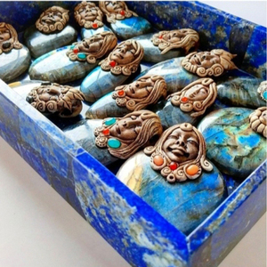 Pendentif en argile polymère de labradorite naturelle, pendentif déesse en pierre précieuse, fournisseur en gros de bijoux en céramique pour la fabrication de bijoux, article cadeau - Product Image 5