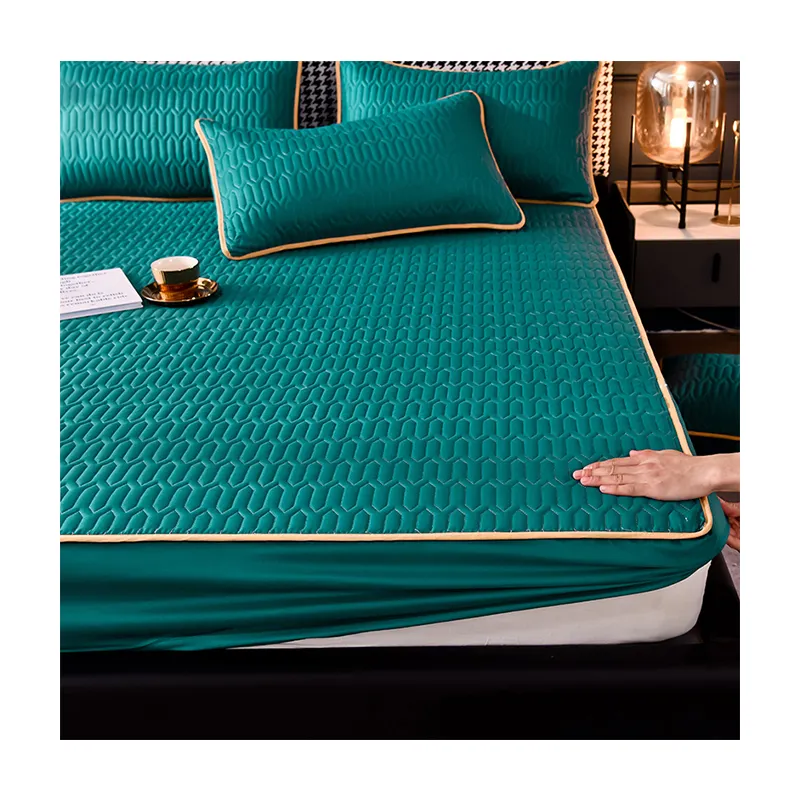 ชุดผ้าปูเตียงผ้าฝ้ายโพลีคอตตอนพิมพ์ลาย,ผ้าคลุมเตียงแบบยึดติดกับผ้าคลุมเตียงสีพื้น