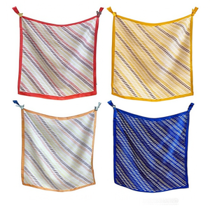 Foulard Quadrato Piccolo a Righe Ondulate 70x70cm Accessorio Moda Donna - Product Image 1