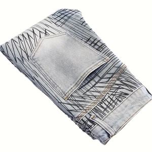 Pantalones Vaqueros Anchos de Mezclilla Lavada a la Piedra para Hombre con Estampado de Caos, Estilo Hip Hop y Bordado Urbano, Perfectos para el Estilo Urbano Hip-hop - Product Image 3