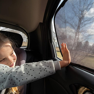 Pare-soleil de fenêtre de voiture en nylon personnalisé ODM, réfléchissant les rayons UV, pliable, visières de voiture pour enfants pour <span class=keywords><strong>Toyota</strong></span> Corolla et Tesla, promotion de pare-soleil réel - Product Image 2