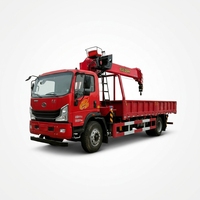 Grue montée sur camion lourd de 8 tonnes à haute performance, flèche pliante, palan hydraulique pour les opérations minières et portuaires