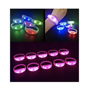 Nuevo Producto Para Escenarios, Fiestas y Espectáculos, Pulsera LED con 4 Luces, Logotipo Personalizado y Control Remoto, Brazalete LED con Control DMX Para Eventos y Conciertos - Product Image 6