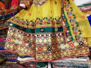 ชุดชนเผ่า AJM TRADE HOUSE สีเหลืองใหม่ พร้อมงานปักสีทอง ดีไซน์สวยงามมาก สไตล์บันจารา - Product Image 2