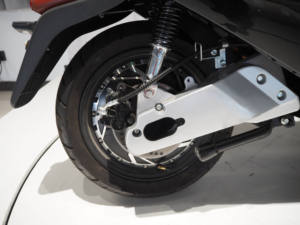 Motorino elettrico motorino elettrico adulto portatile 72 v26ah elettrico <span class=keywords><strong>2</strong></span> ruote 72V 2000W 1000 volte 3.5/-10 Tubeless 6-7H - Product Image 4