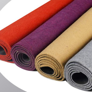 Tappeto Rosso con Base in Gomma Nera per Uso Esterno, Tappetino Antiscivolo, Rotolo di Moquette - Product Image 6