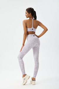 Atmungsaktives Yoga-Activewear-Set für Damen mit elastischem Bund – Top mit Cut-Out-Rücken + schnelltrocknende Sportbekleidung mit Logo vorne - Product Image 2