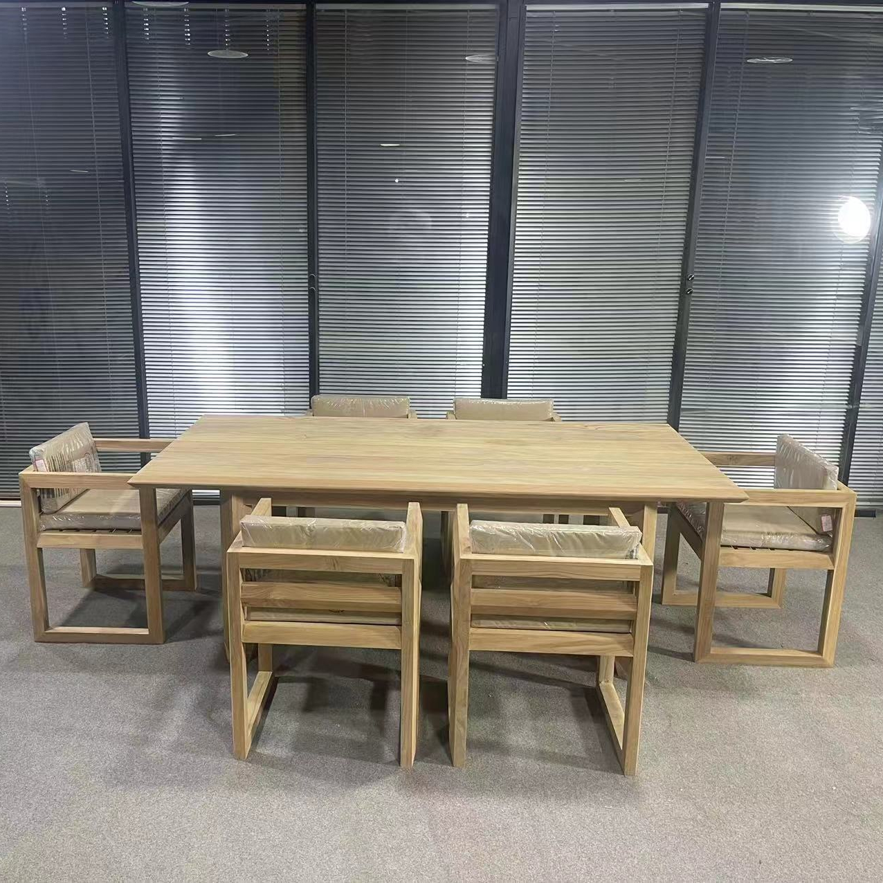 Hot Selling Teak Wood Outdoor Furniture Wooden Leisure Dinning Table Outdoor Garden Furniture