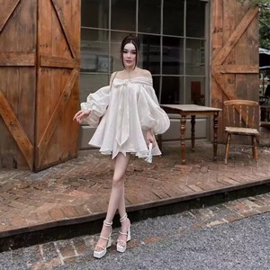 A8605 Migugarment alla moda dolce camicia con <span class=keywords><strong>spalle</strong></span> <span class=keywords><strong>scoperte</strong></span> a <span class=keywords><strong>maniche</strong></span> <span class=keywords><strong>lunghe</strong></span> con <span class=keywords><strong>maniche</strong></span> <span class=keywords><strong>lunghe</strong></span> abito largo da donna Mini abito causale - Product Image 1