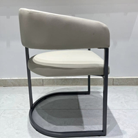 Chaise de salle à manger de luxe légère et confortable avec dossier rembourré en PU, style italien, couleur crème, pour salon et bureau à domicile
