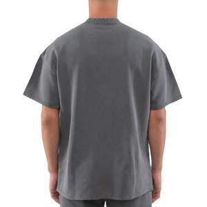 Camiseta Oversize de Lujo para Hombre de Alta Calidad, 100% Algodón Pesado, Cuello Simulado, Corte Holgado y Cuadrado - Product Image 2