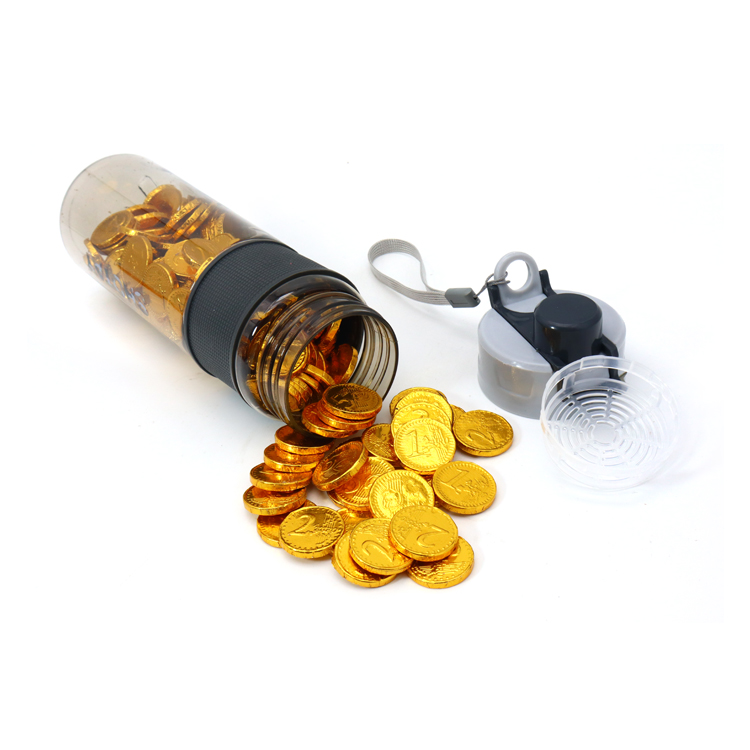 Новые золотые монеты в чайнике, бутылка для воды