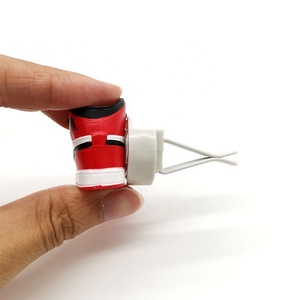 Khử mùi xe hơi hình giày thể thao 3D Mini AJ, tinh dầu thơm thạch cao, kẹp thông gió, nước hoa xe hơi - Product Image 4