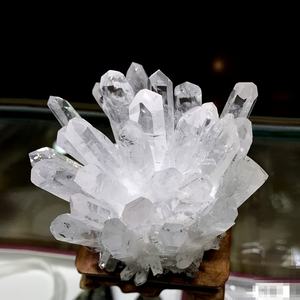 Vente en gros de grappes de cristaux de quartz blanc naturel clair pour la guérison et la décoration - Product Image 6