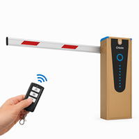 Barrière automatique avec télécommande pour le contrôle d'accès des véhicules dans les parkings
