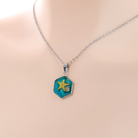 Collier Pendentif Étoile de Mer en Résine Thème Océan en Acier Inoxydable pour Femme, Bijou Charmant Style Plage, Cadeau pour Amoureux et Couples