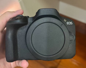 กล้องมิเรอร์เลสแบบ SLR ความละเอียด 24MP รุ่น R50 ตัวกล้องเท่านั้น รองรับ 4K กล้องดิจิตอล APS-C - Product Image 1