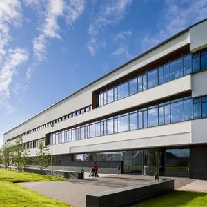 Bâtiment commercial résidentiel préfabriqué Bâtiment scolaire préfabriqué Architecture en acier moderne et durable