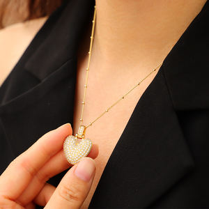 Oro placcato Zirconia cubica san valentino collana regalo ottone colorato amore a forma di cuore ciondolo collana OEM gioielli per le donne - Product Image 1