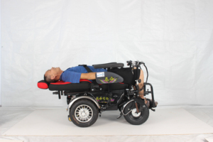 Silla de Ruedas Todoterreno de Cuatro Ruedas con Dos Manijas, Totalmente Automática, Vehículo de Transporte Inteligente para Personas Mayores - Product Image 4