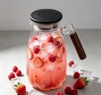 Carafe en verre borosilicate en forme de goutte d'eau avec infuseur en acier inoxydable et poignée latérale en bois pour café froid, thé et jus