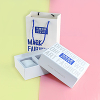 Boîtes cadeaux rigides en carton blanc avec logo personnalisé, couvercle amovible, base rigide, gaufrage du col, pelliculage mat, luxe moderne