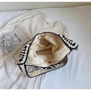 Dames Met De Hand Gehaakte Zomer Oversized Open Top Bloementote Crossbody Enkele Schoudertas Voor Winkelen, Vakantie En Strandgebruik - Product Image 6