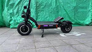Scooter Eléctrico Plegable de Dos Ruedas para Adultos, con Motor de 13 Pulgadas HM de Doble Llanta, 15000W, 72V, Batería de Litio de 50Ah, Bloqueo con Llave y Luz LED - Product Image 5