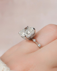 แหวนเพชรเม็ดเดี่ยวทรงบริลเลียนต์ 14K 18K ทองคำขาว เพชรเลี้ยงในห้องปฏิบัติการ สำหรับผู้หญิง ระดับ VVS สั่งทำได้ ขายส่งจากโรงงาน - Product Image 4
