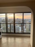 Fenêtres à battants en aluminium à double vitrage insonorisées de style moderne personnalisées de haute qualité pour les maisons