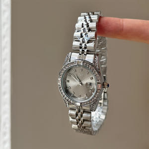 Montre élégante pour femme avec cadran étoilé, bracelet en acier cristallisé, montre à quartz tendance - Product Image 4