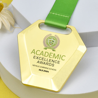 Médaille en métal gravée avec logo personnalisé OEM, médaille personnalisée pour l'excellence scolaire, médaille de compétition de football