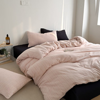 Vente en gros d'usine en stock, ensemble de literie 4 pièces rayé toutes saisons lavable, housse de couette imprimée unie très douce, OEM ODM