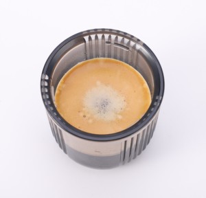 Machine à expresso semi-automatique portable en acier inoxydable avec systèmes d'eau chaude et de brassage pour une utilisation en voiture et à domicile - Product Image 3