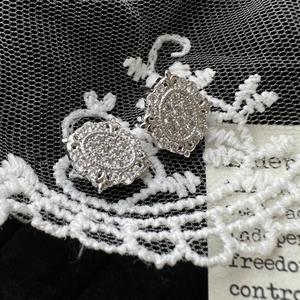 ต่างหูเงินแท้ S925 ดีไซน์ย้อนยุค ประดับเพชรซิร์โคเนียมเต็มเม็ด ดีไซน์เรียบหรู ทันสมัย สินค้าดีไซน์เฉพาะกลุ่ม - Product Image 5