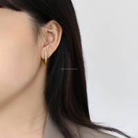 Boucles d'oreilles sculpturales abstraites en argent Sterling 925 Texture lisse moderne Design artistique pour cadeau de fête de mariage pour les femmes