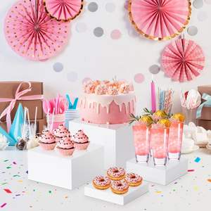 Maßgefertigter Buffetständer aus weißen Acrylwürfeln als Speisendisplay für Hochzeiten, Geburtstage und Events - Product Image 4